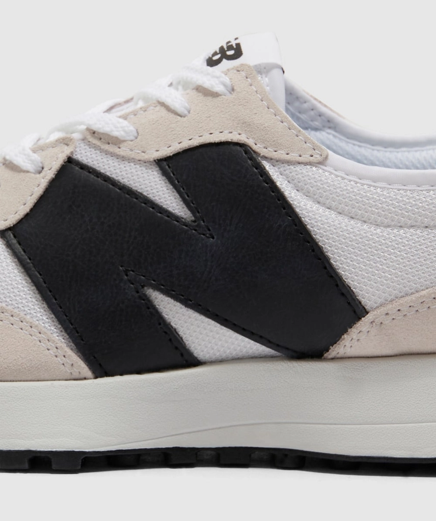 New Balance 327 sneaker